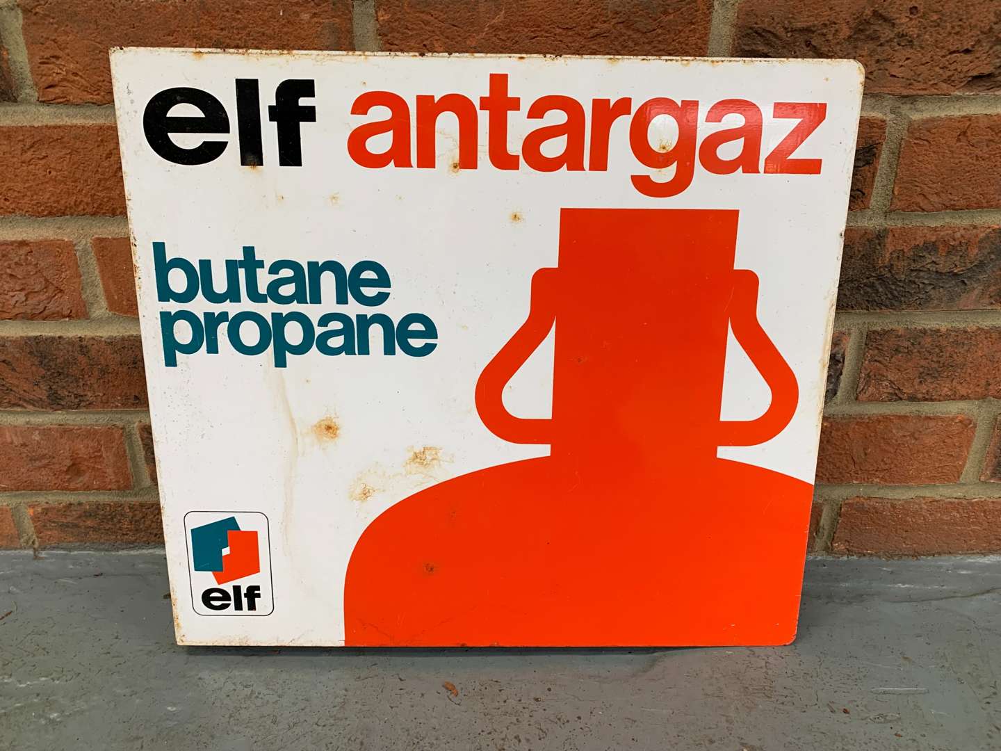<p>Metal ELF Antargaz Flange Sign</p>