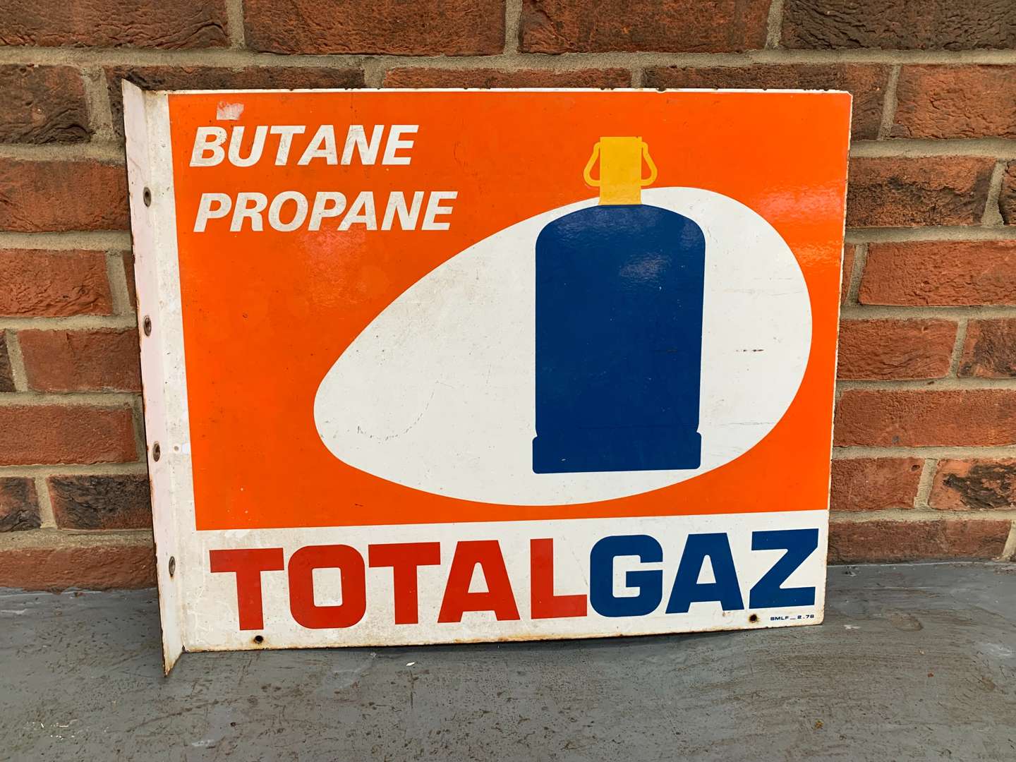 <p>Metal Totalgaz Flange Sign</p>