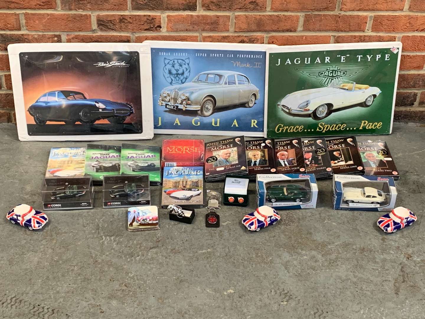 <p>Mixed Lot of Jaguar and Inspector Morse Memorabilia &nbsp;&nbsp;</p>