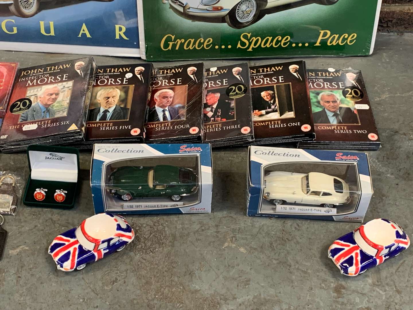 <p>Mixed Lot of Jaguar and Inspector Morse Memorabilia &nbsp;&nbsp;</p>