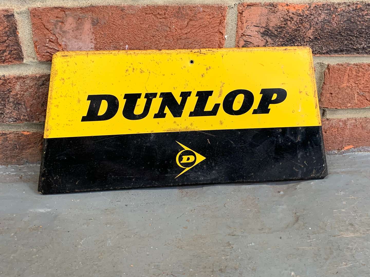 <p>Small Metal Dunlop Sign</p>