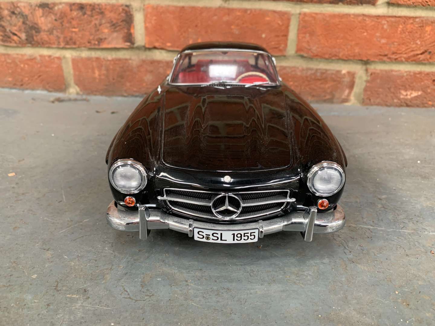 <p>Premium Classixxs Mercedes Benz 300 sl 1:12 Scale</p>