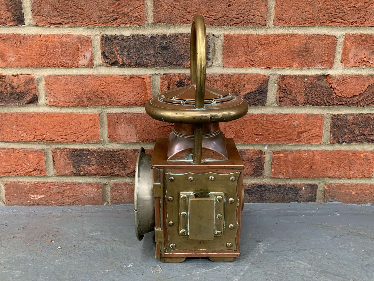 <p>Vintage Copper and Brass Lamp</p>