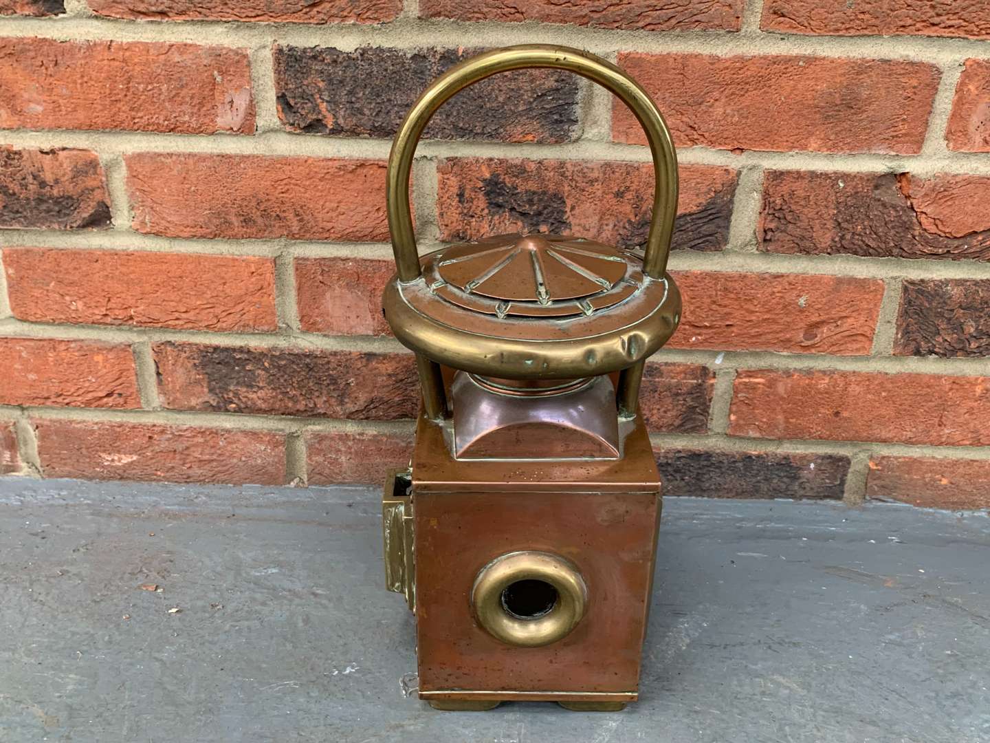 <p>Vintage Copper and Brass Lamp</p>