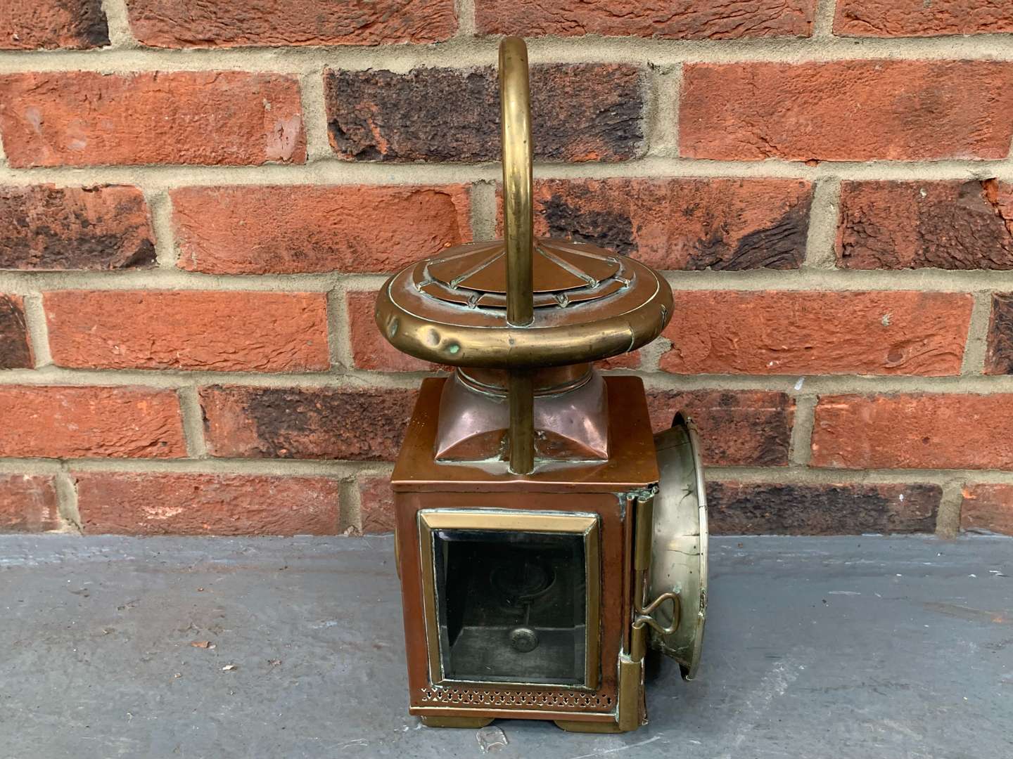 <p>Vintage Copper and Brass Lamp</p>