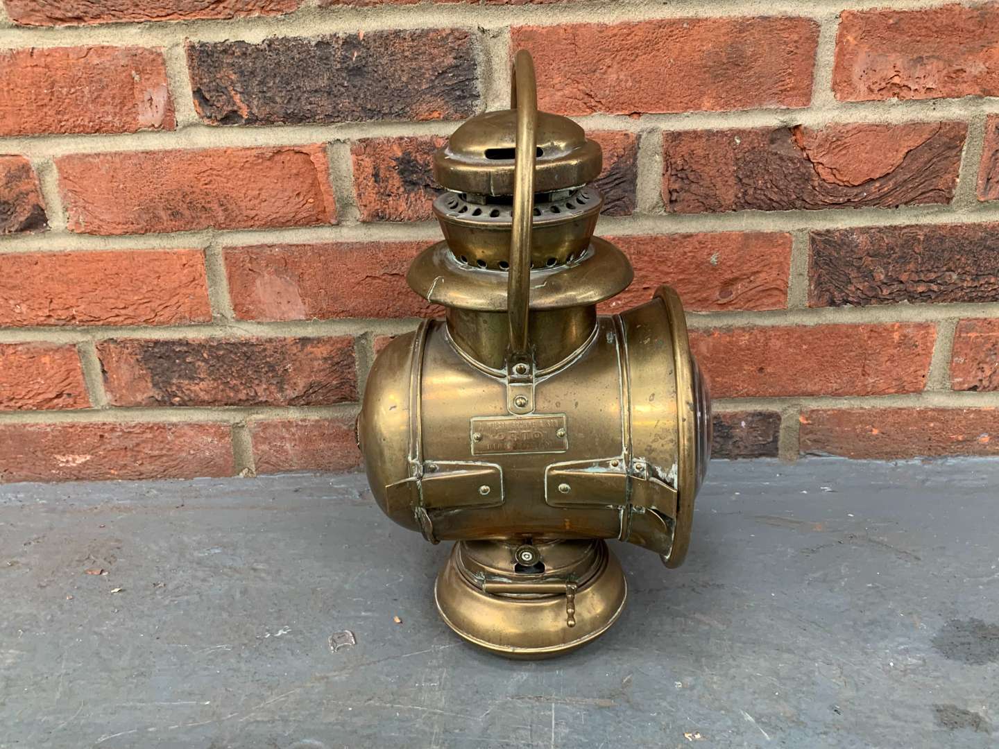 <p>Vintage Brass J.Wilson Browne and Son “ORTO” Lamp</p>