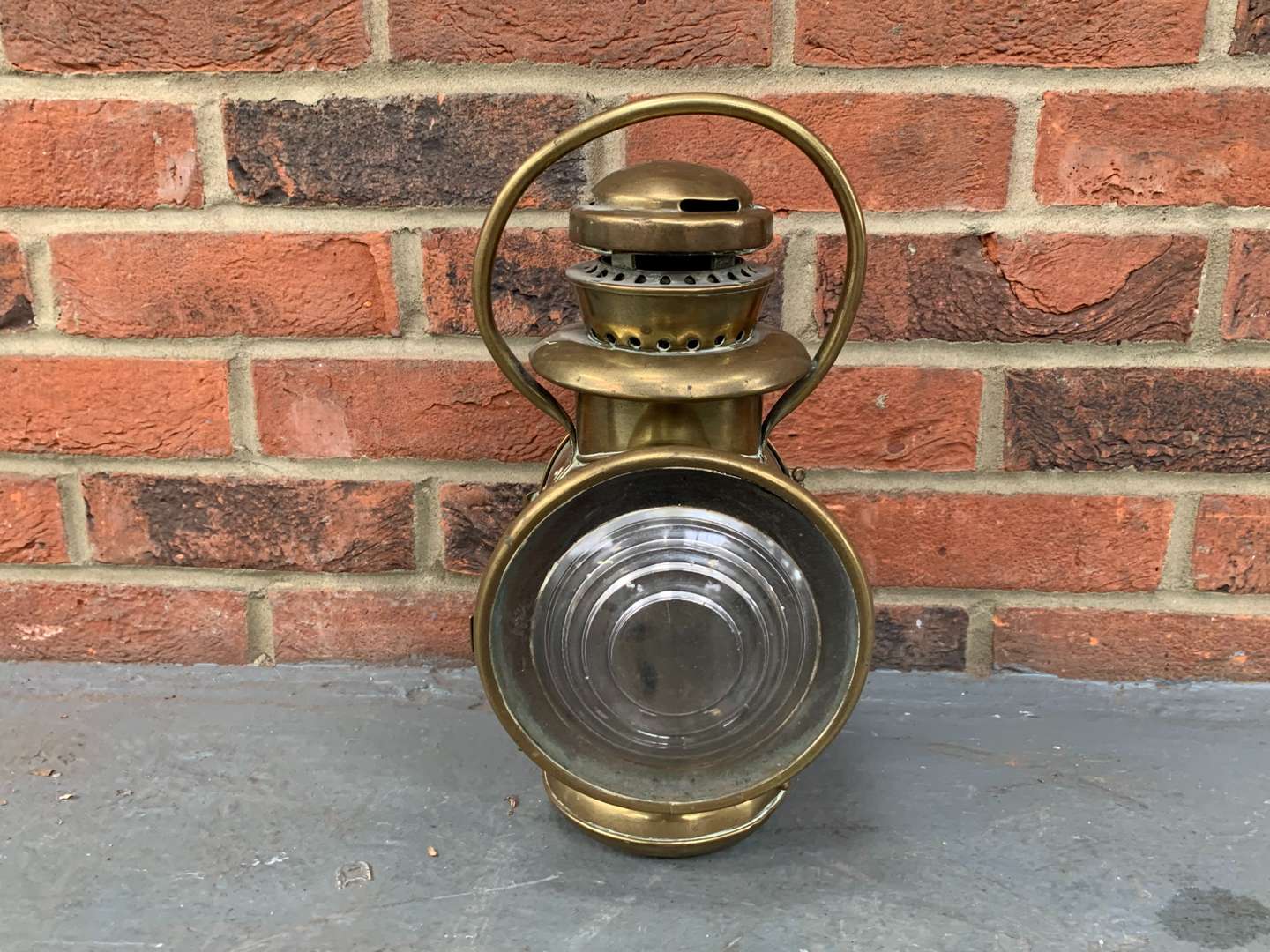 <p>Vintage Brass J.Wilson Browne and Son “ORTO” Lamp</p>