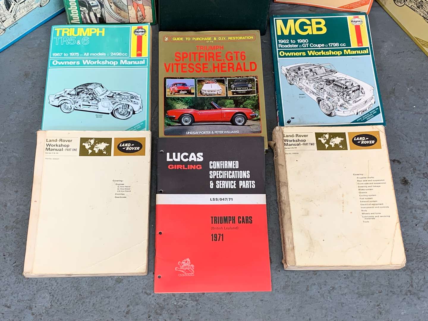 <p>Mixed Lot of Haynes Manuals, Jaguar Service Manual&nbsp;</p>