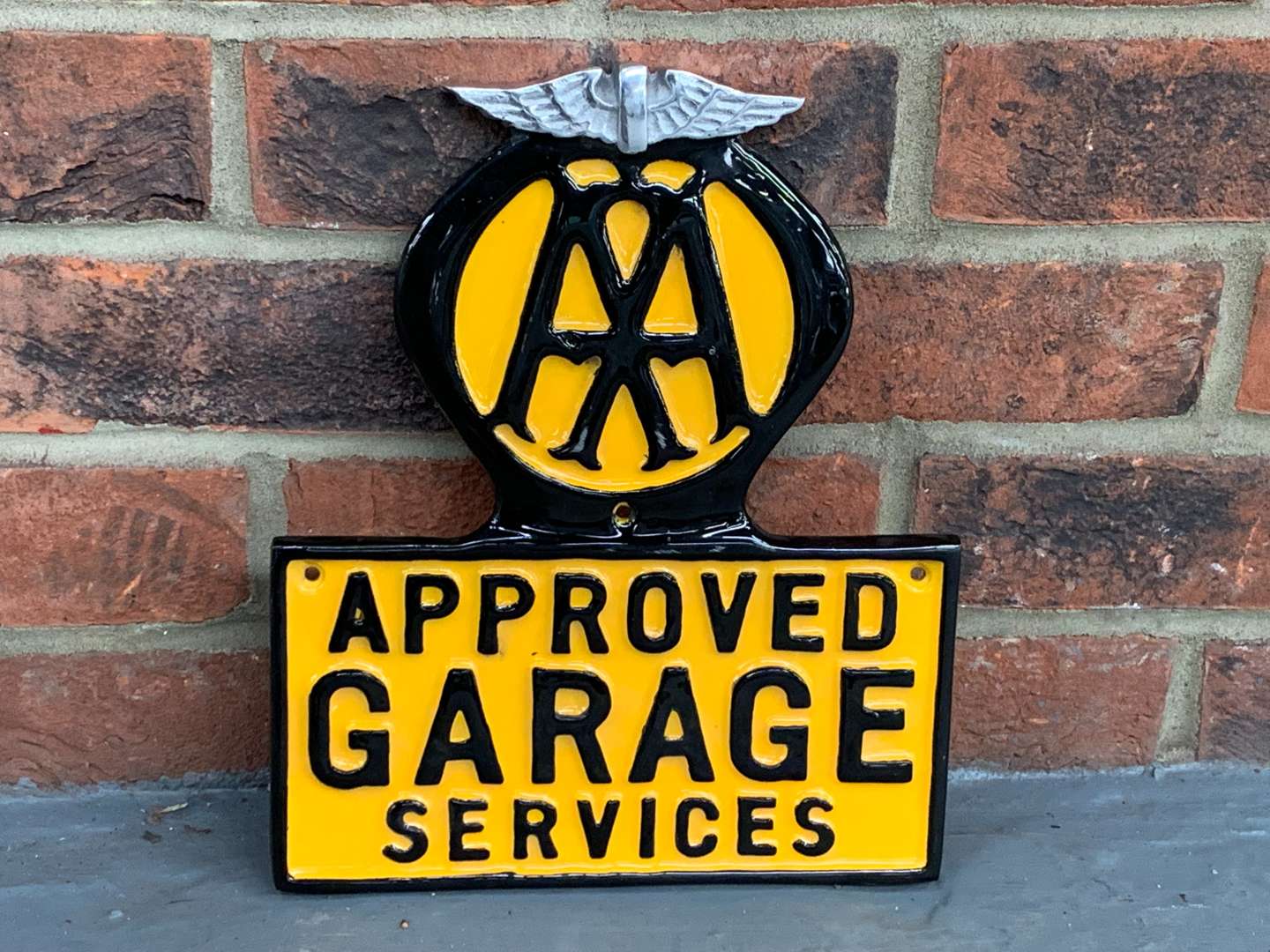 <p>Cast Aluminium AA Approved Garage Sign</p>