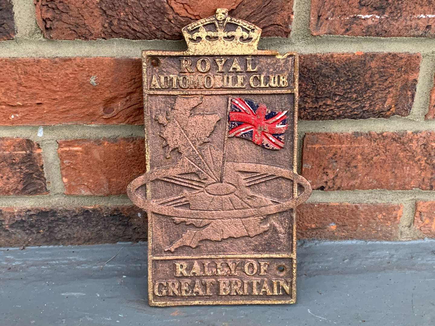 <p>Cast Iron Royal Automobile Club Plaque</p>