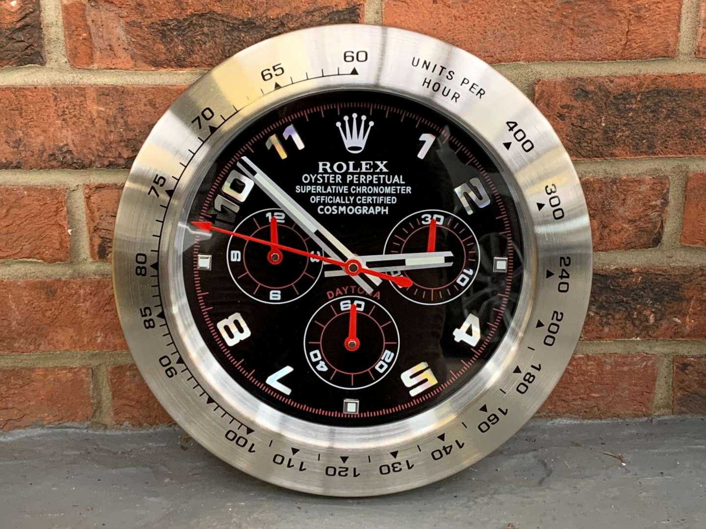 <p>Modern Rolex Cosmograph Wall Clock</p>