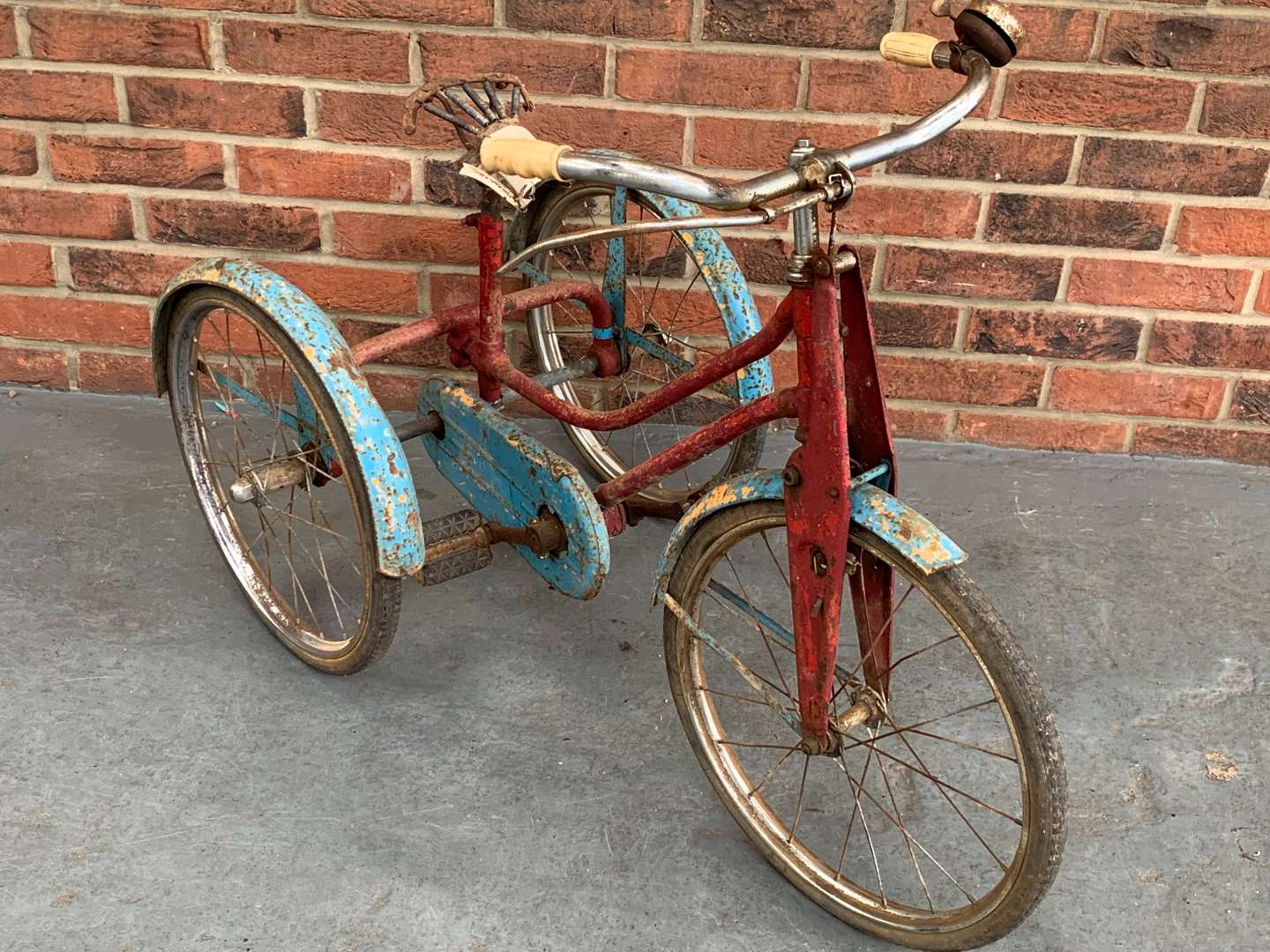 <p>Vintage Childs Pashley Pickle Trike (For Restoration)</p>