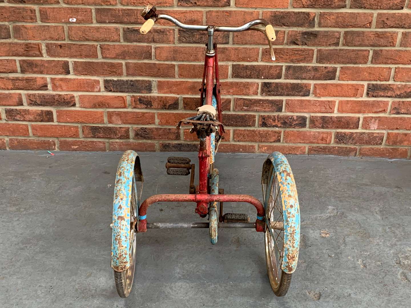 <p>Vintage Childs Pashley Pickle Trike (For Restoration)</p>