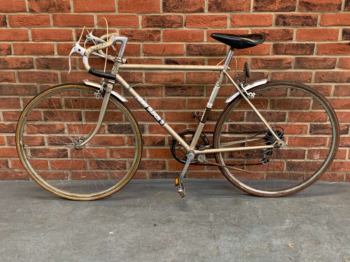 <p>Vintage Sun Super 5 Race Bicycle</p>