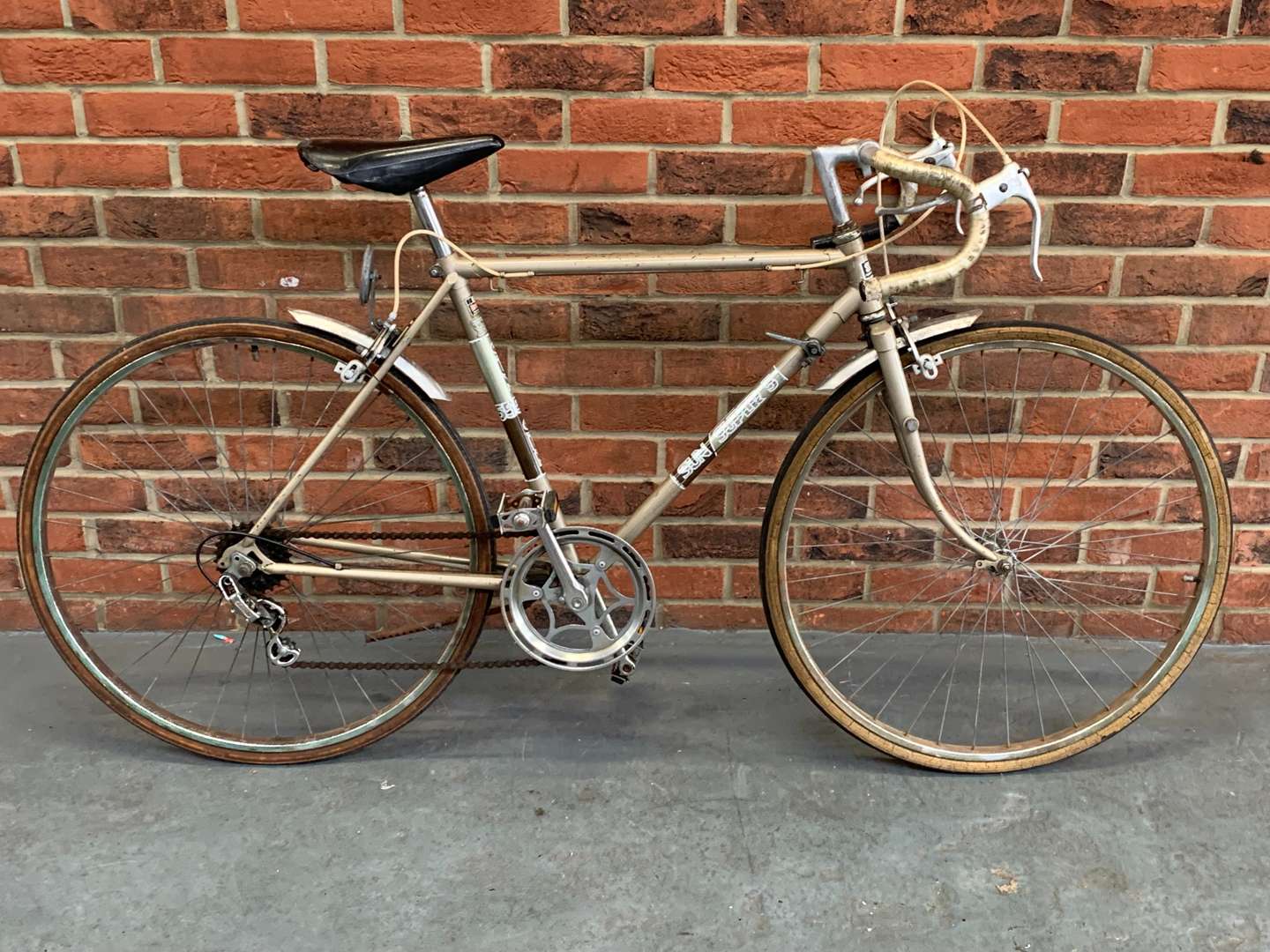 <p>Vintage Sun Super 5 Race Bicycle</p>