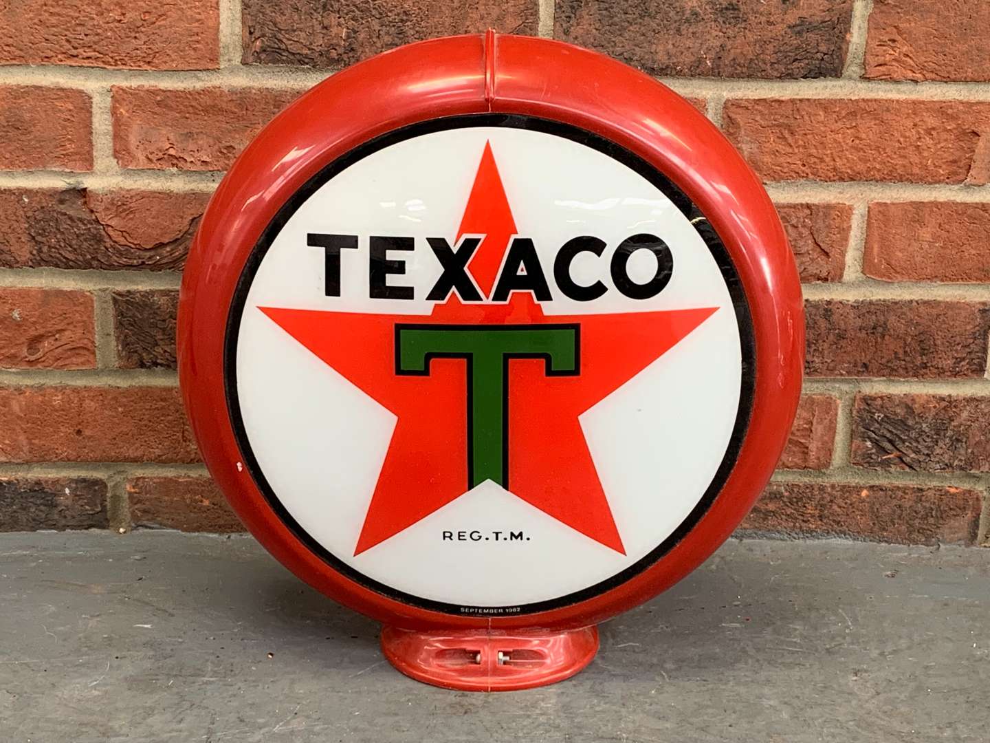 <p>Plastic Texaco Sinclair Aircraft Petrol Globe&nbsp;</p>