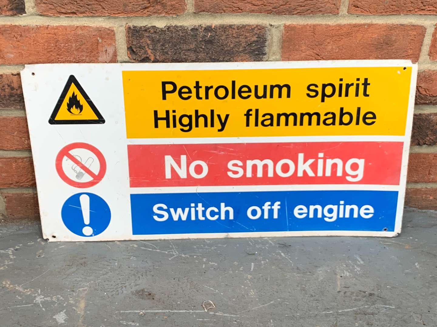 <p>Aluminium Petroleum Spirit Warning Sign</p>