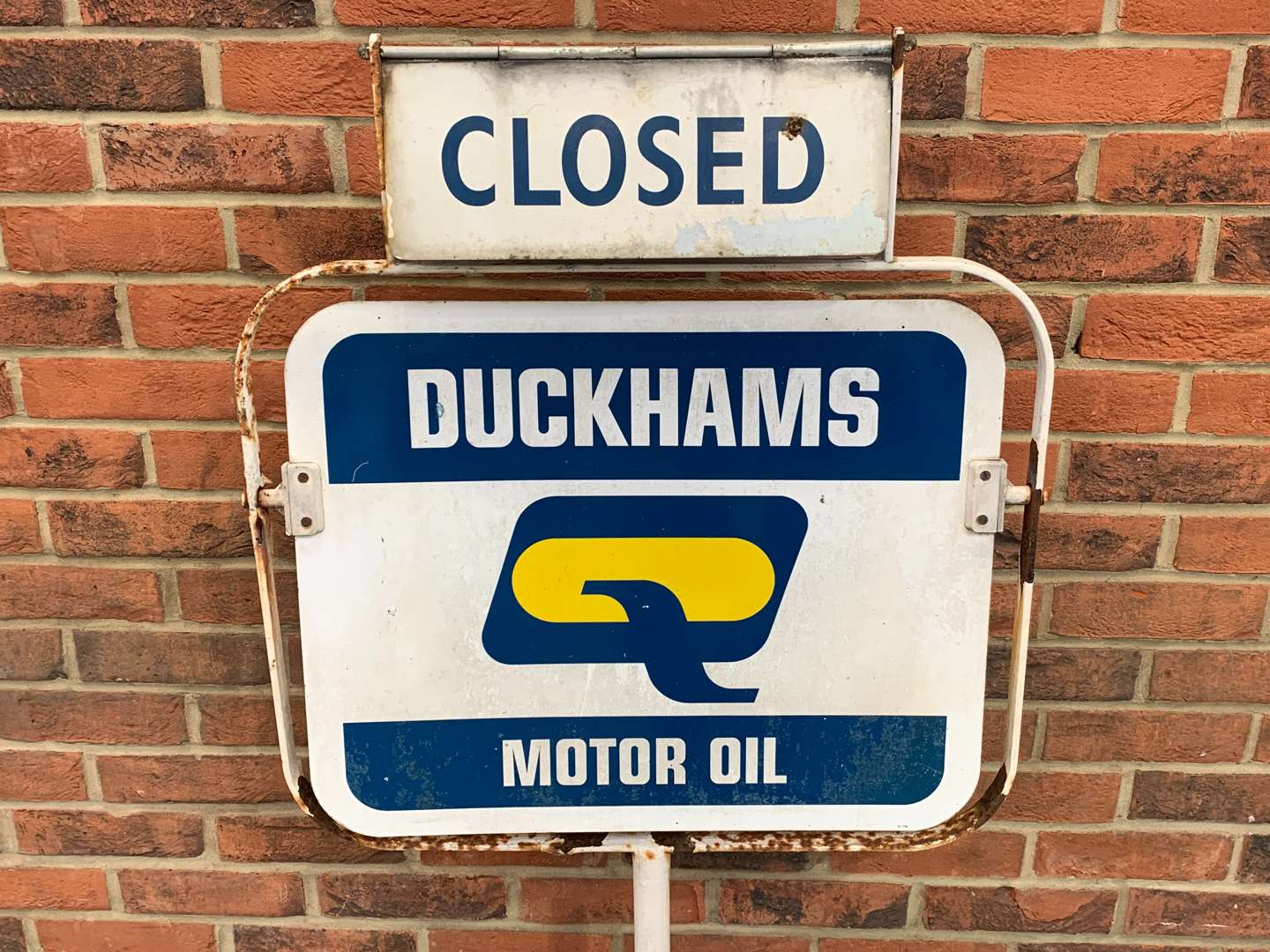 <p>Duckhams Forecourt Motor Oil Display Sign</p>