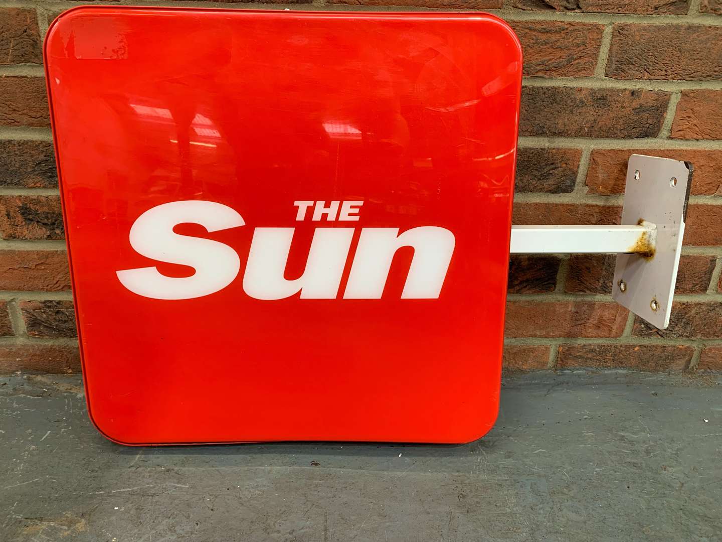 <p>The Sun Illuminated Advertising Flange Sign</p>