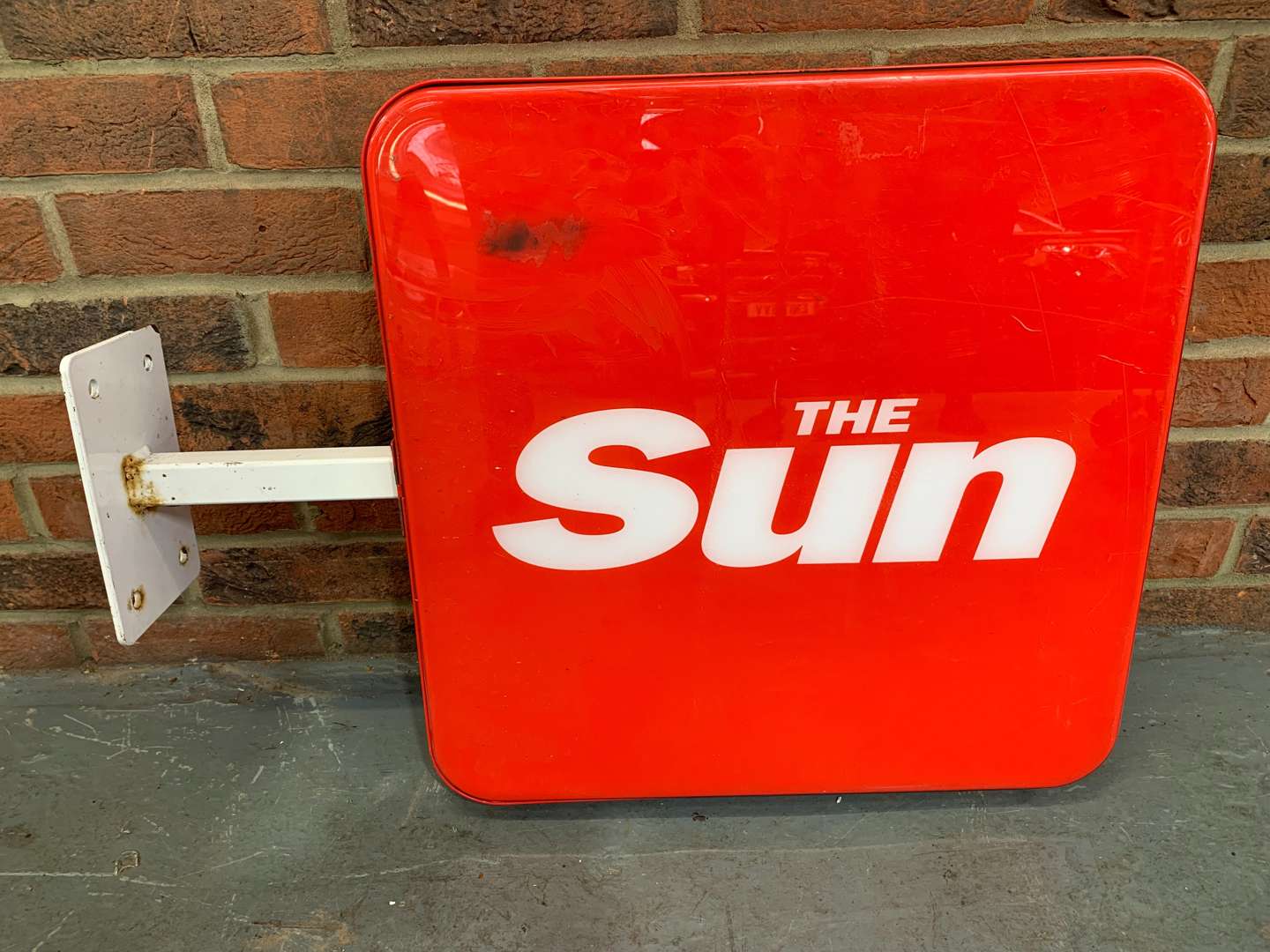 <p>The Sun Illuminated Advertising Flange Sign</p>