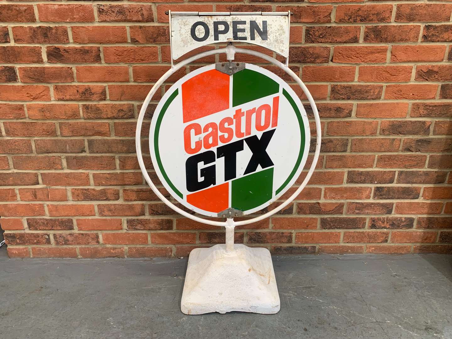 <p>Castrol GTX Forecourt Spinner</p>