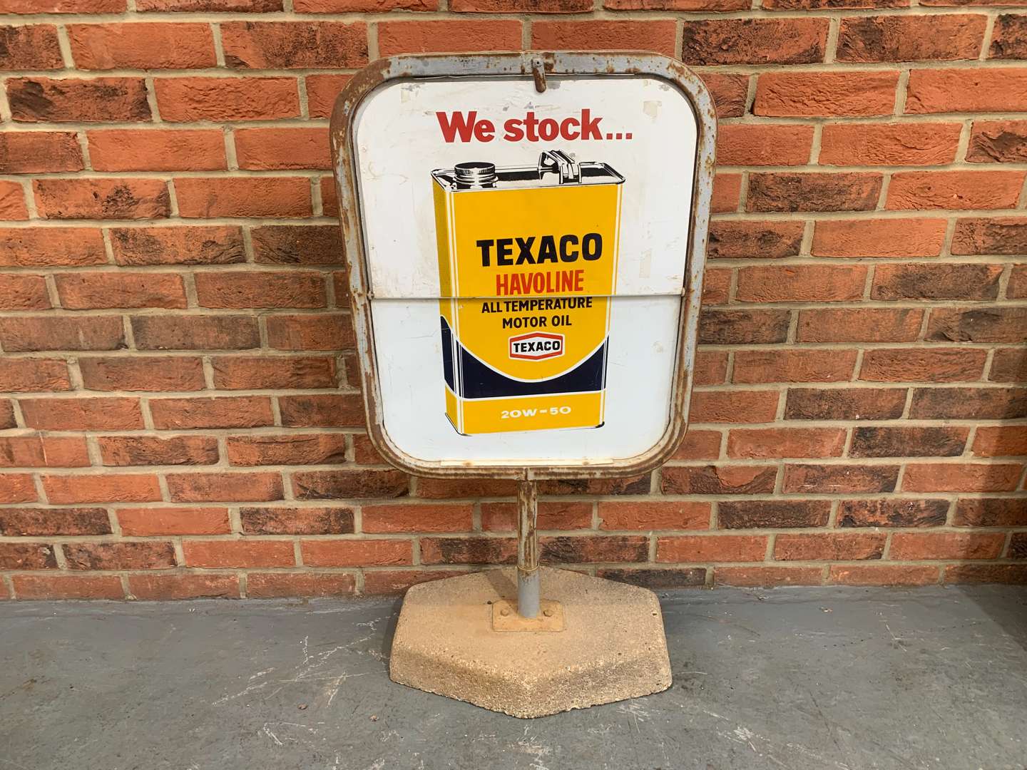 <p>Texaco Havoline Forecourt Display</p>