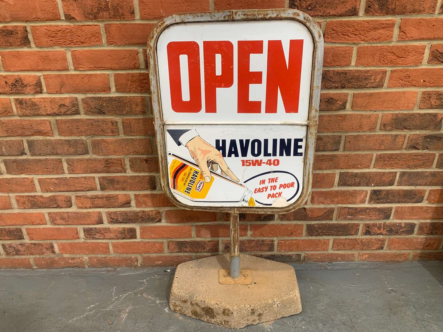 <p>Texaco Havoline Forecourt Display</p>