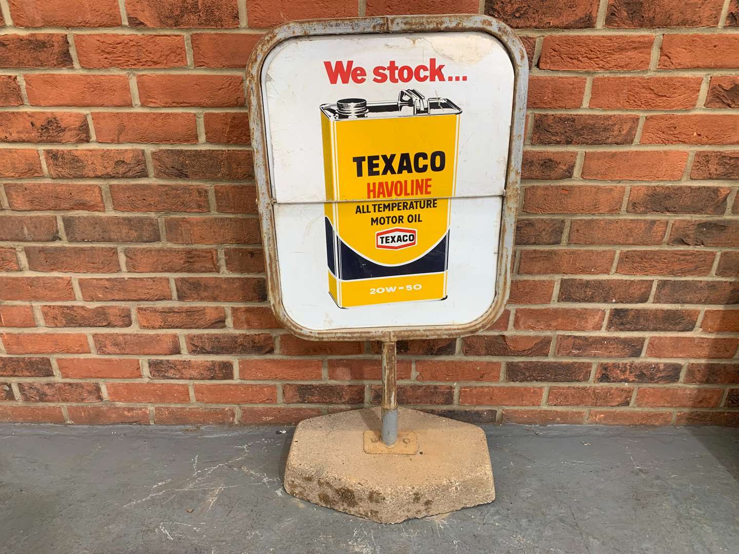 <p>Texaco Havoline Forecourt Display</p>