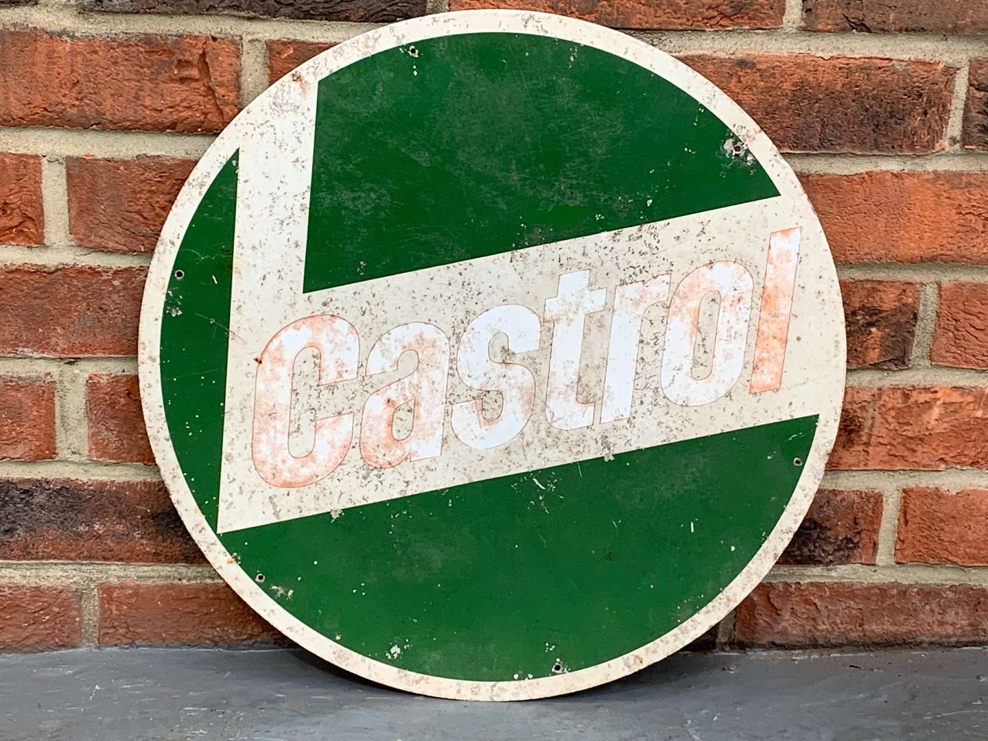 <p>Aluminium Castrol Circular Sign</p>