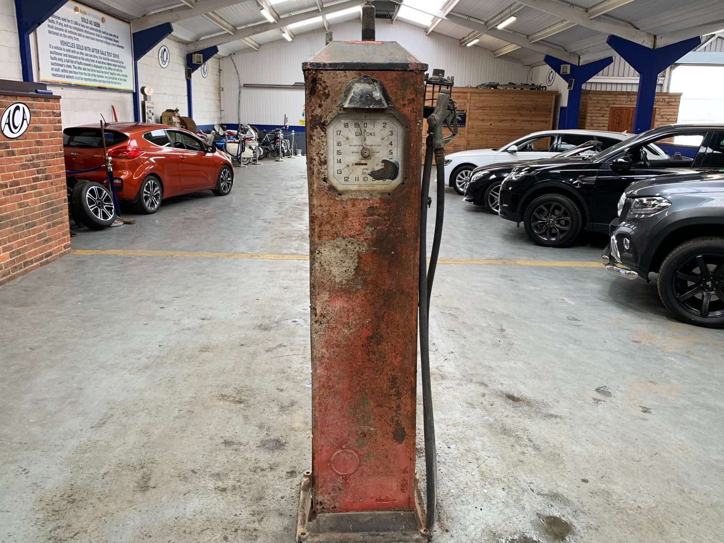 <p>1920/30's Clock Face Petrol Pump (For Restoration)</p>