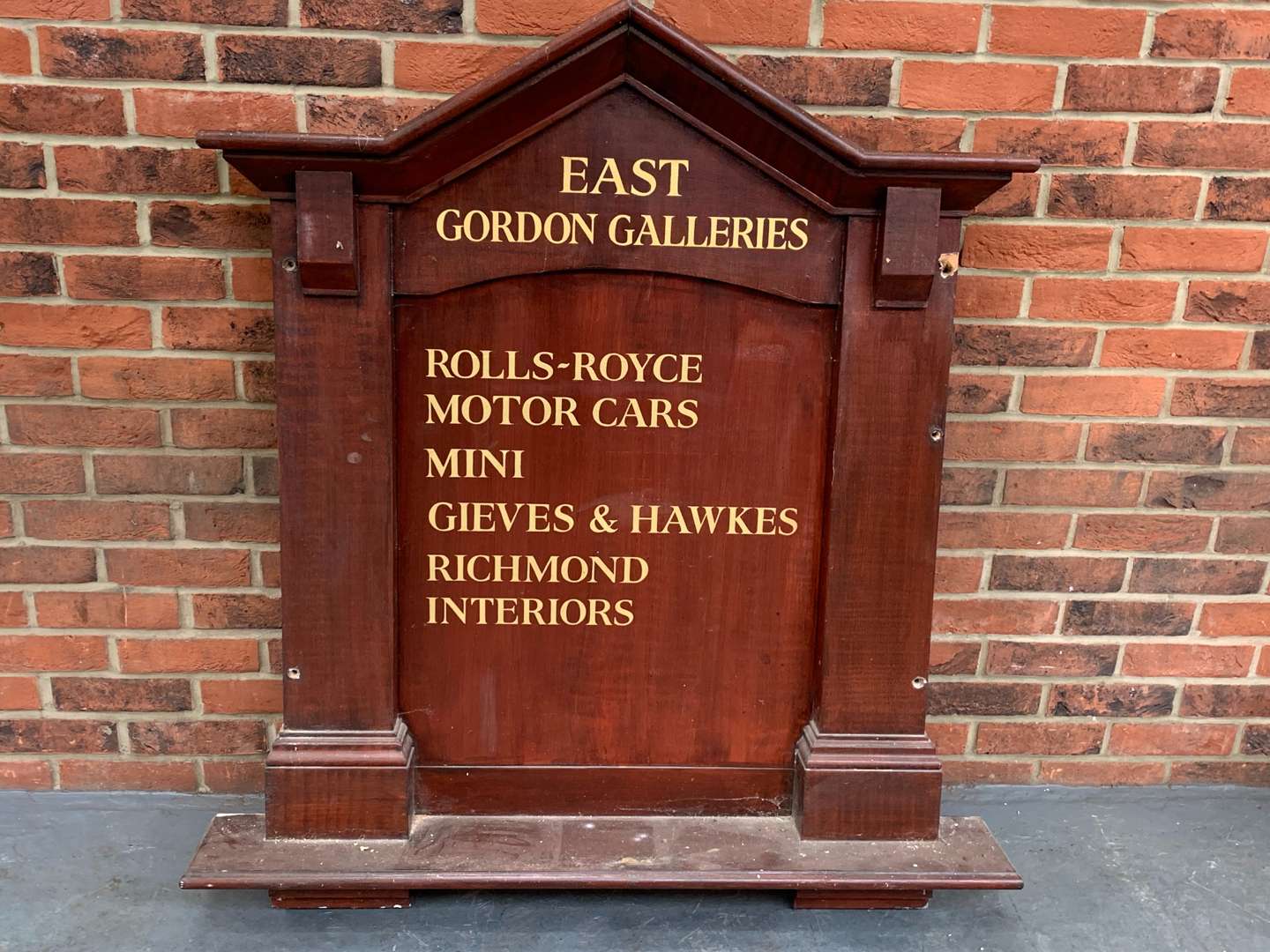 <p>Wooden Made East Gordon Galleries Display Boards&nbsp;</p>