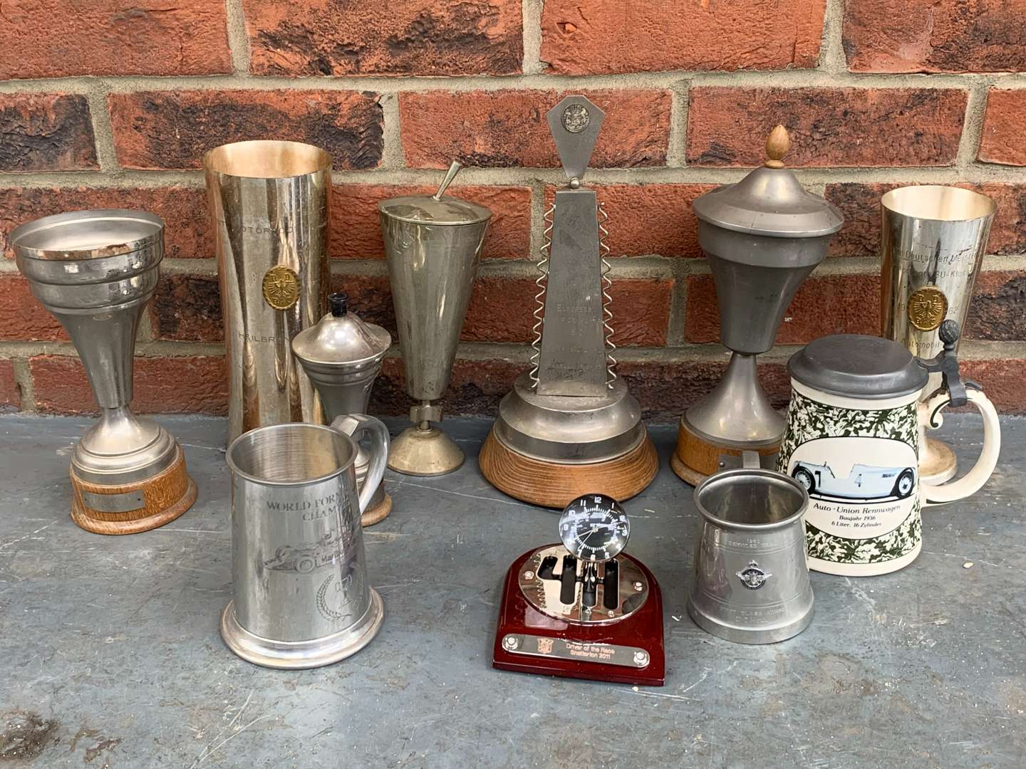 <p>Quantity of British and German Race Trophies</p>