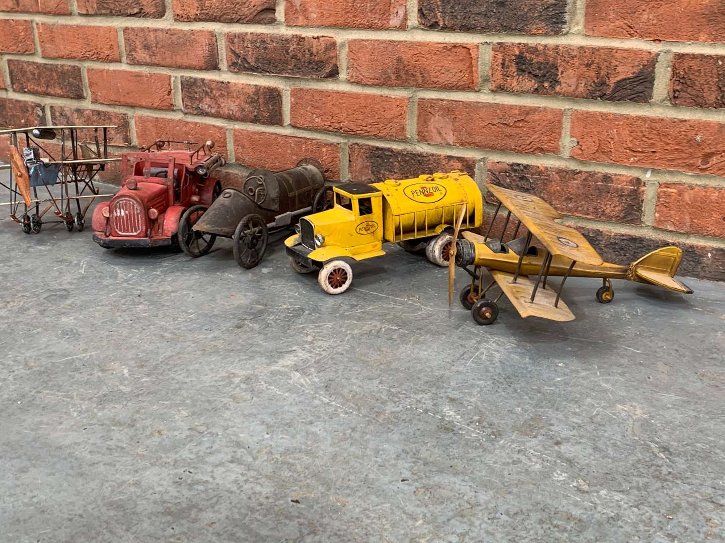 <p>Five Tin Plate Toy's</p>