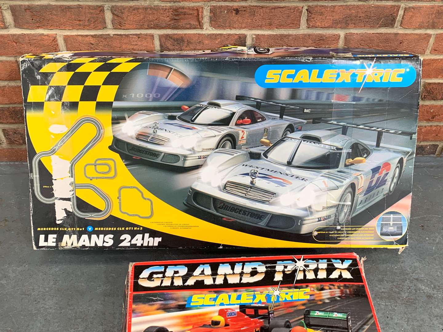 <p>Boxed Scalextric Grand Prix and Le Mans (2)</p>