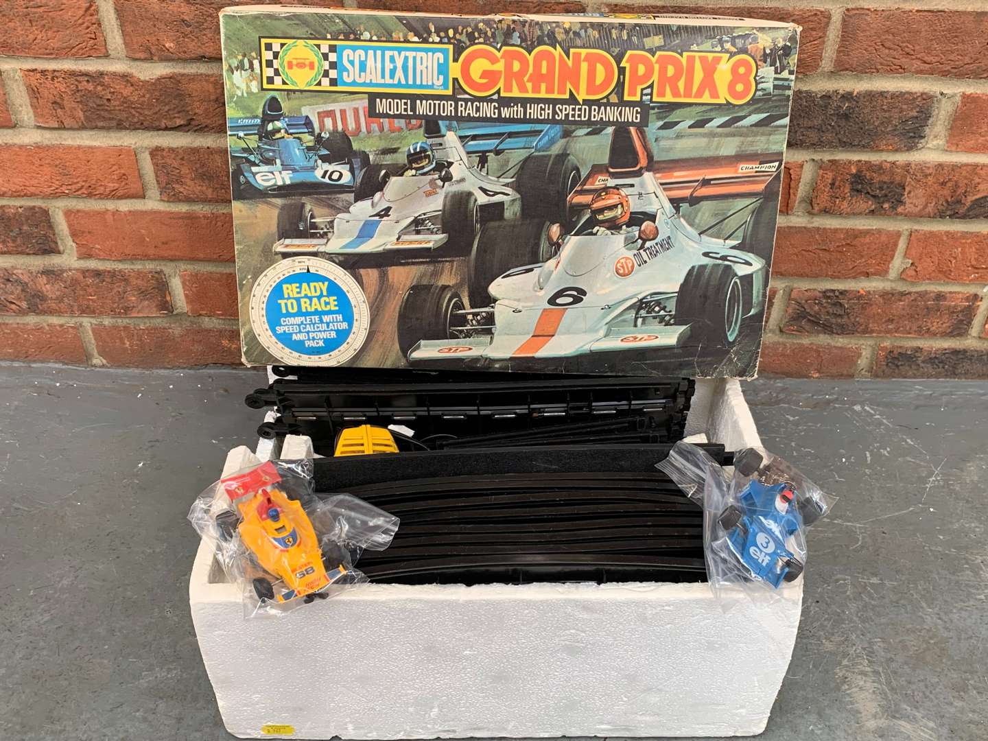 <p>Boxed Scalextric 300 and Grand Prix 8 (2)</p>