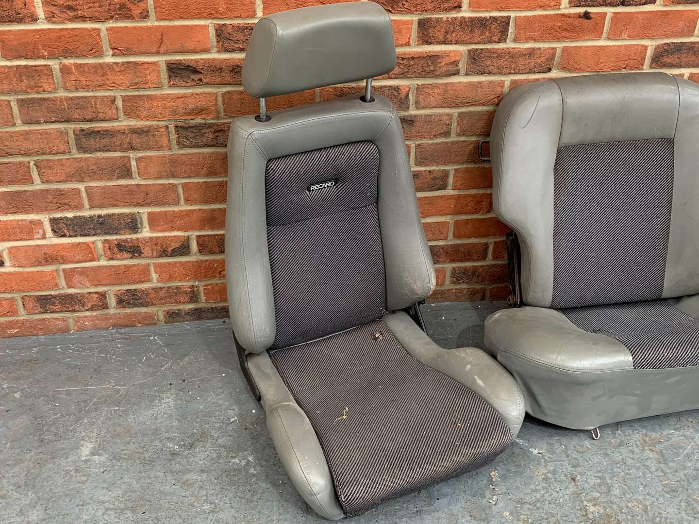 <p>Set of 2.8i Recaro Front and Rear Seats</p>