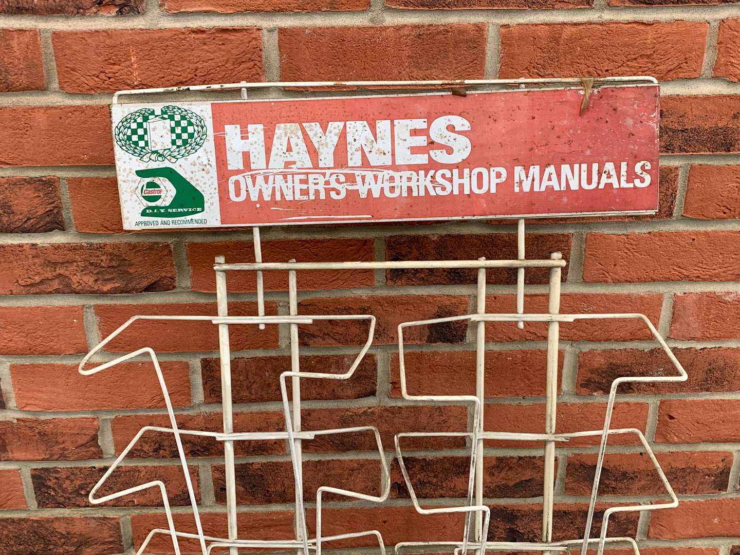 <p>Wirework Haynes Workshop Manuals Display Stand</p>