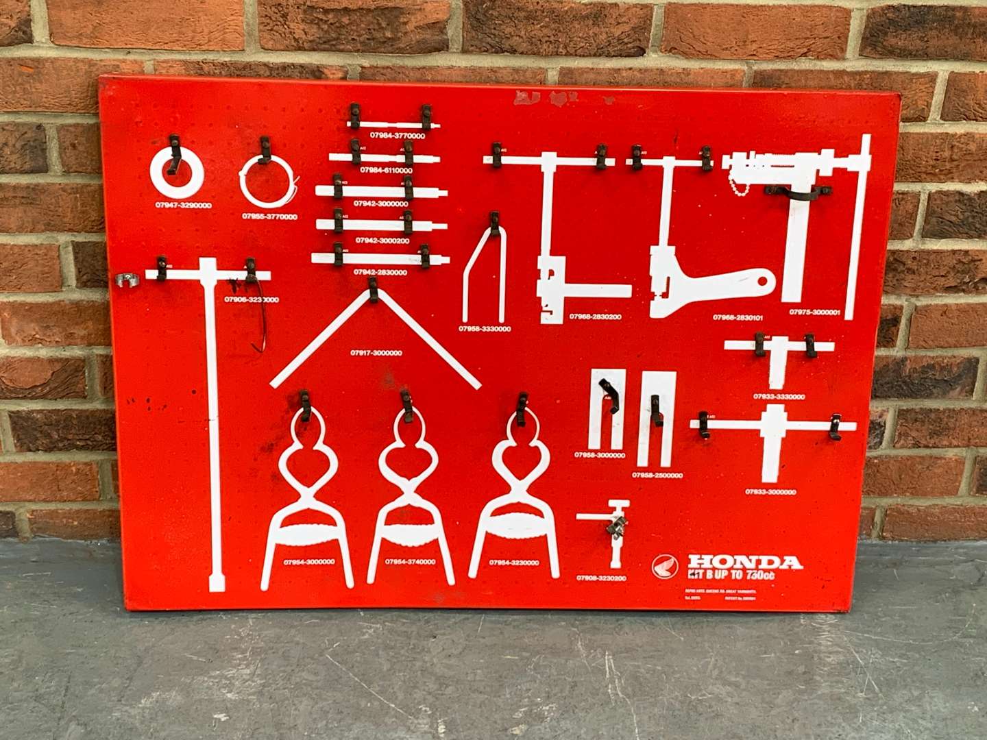 <p>Metal Honda Tool Board&nbsp;</p>