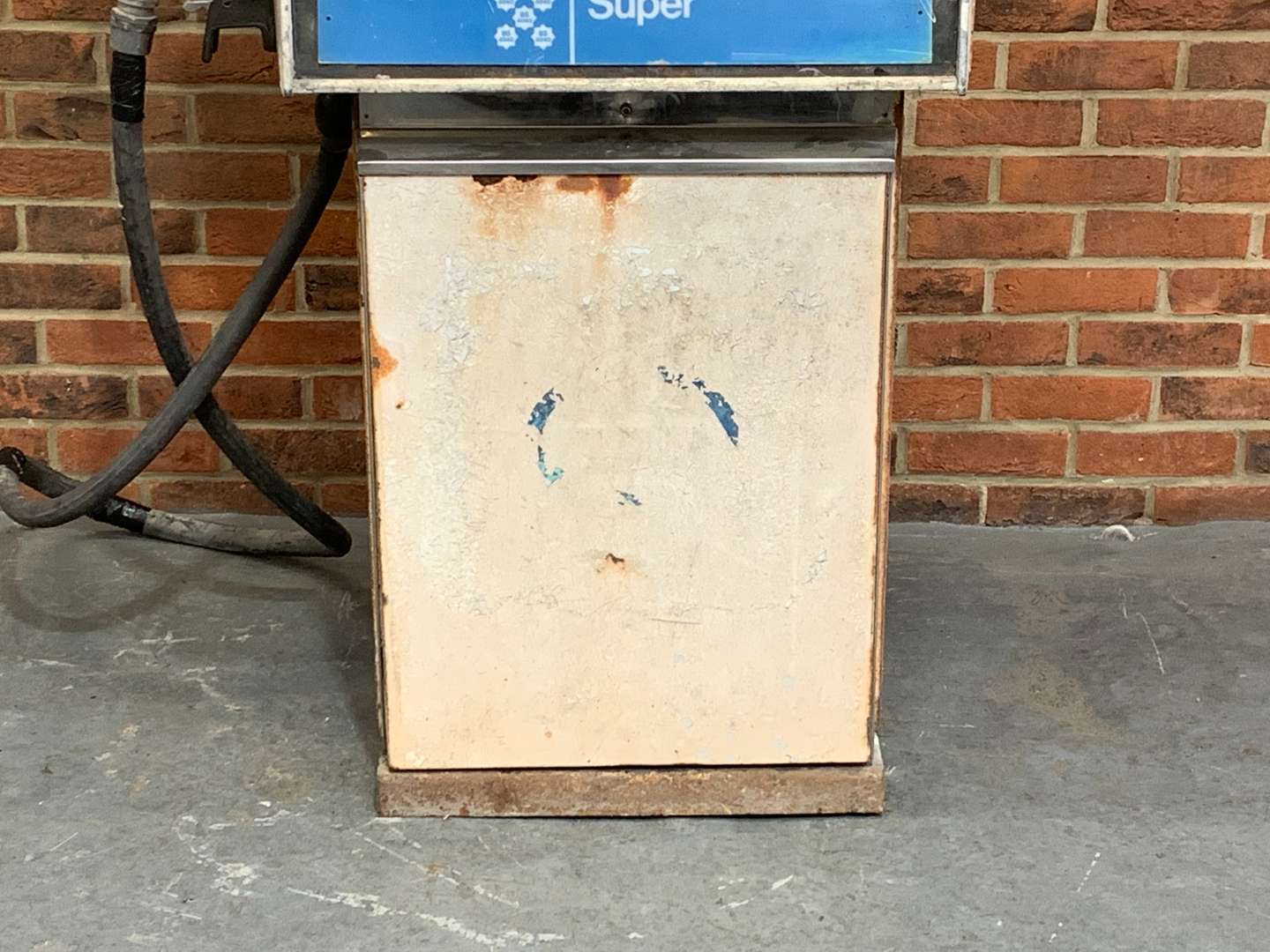 <p>1970's Gilbarco Petrol Pump</p>