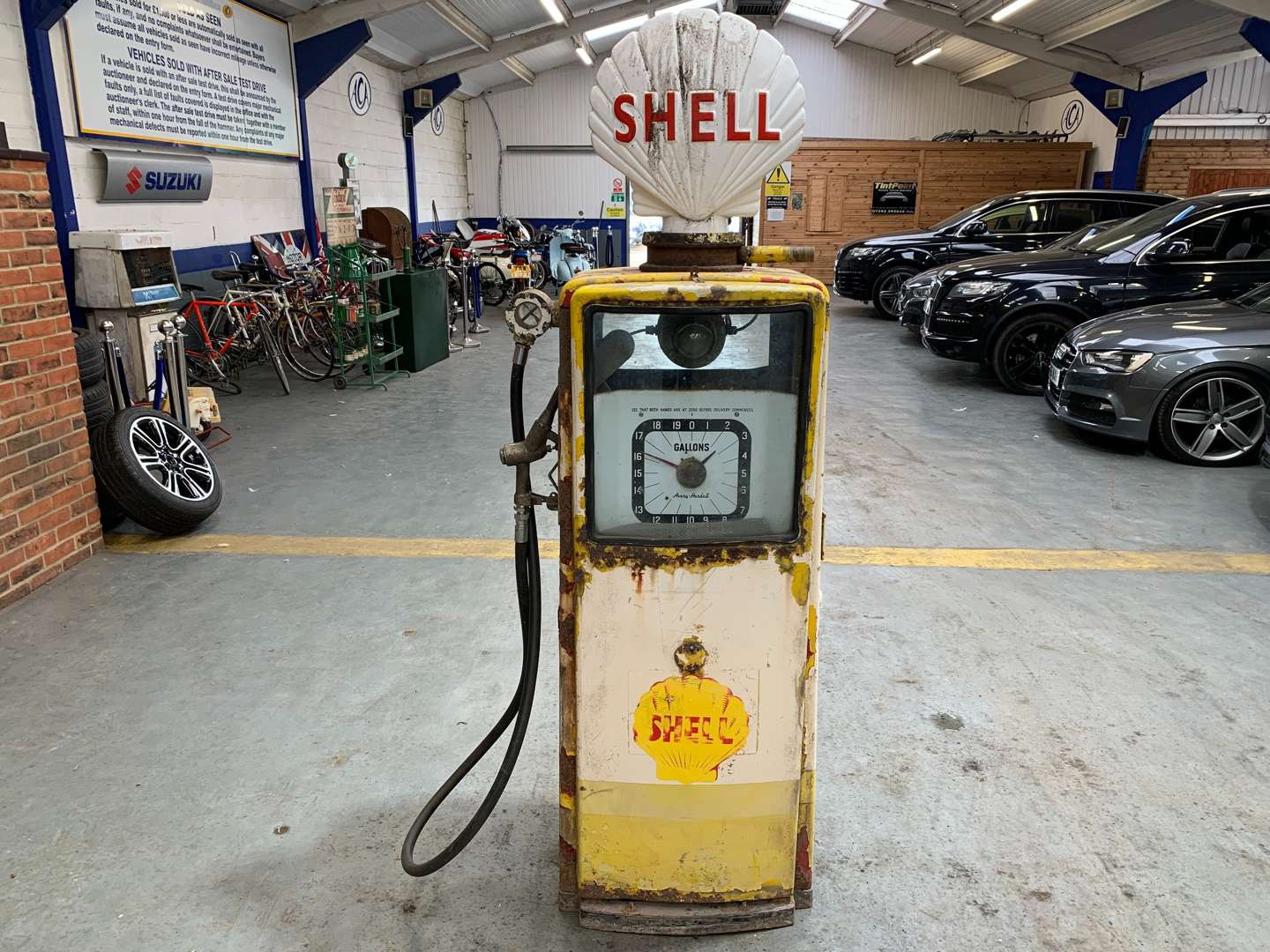 <p>1960's Avery Hardoll Petrol Pump</p>