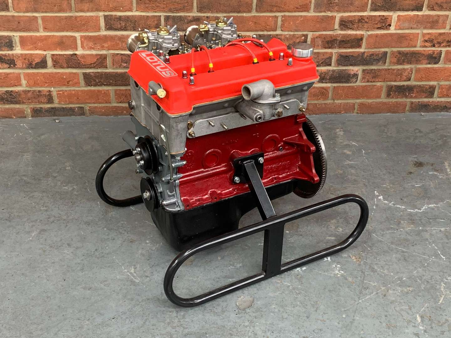 <p>1600cc Lotus Twin-cam Race Engine&nbsp;</p>
