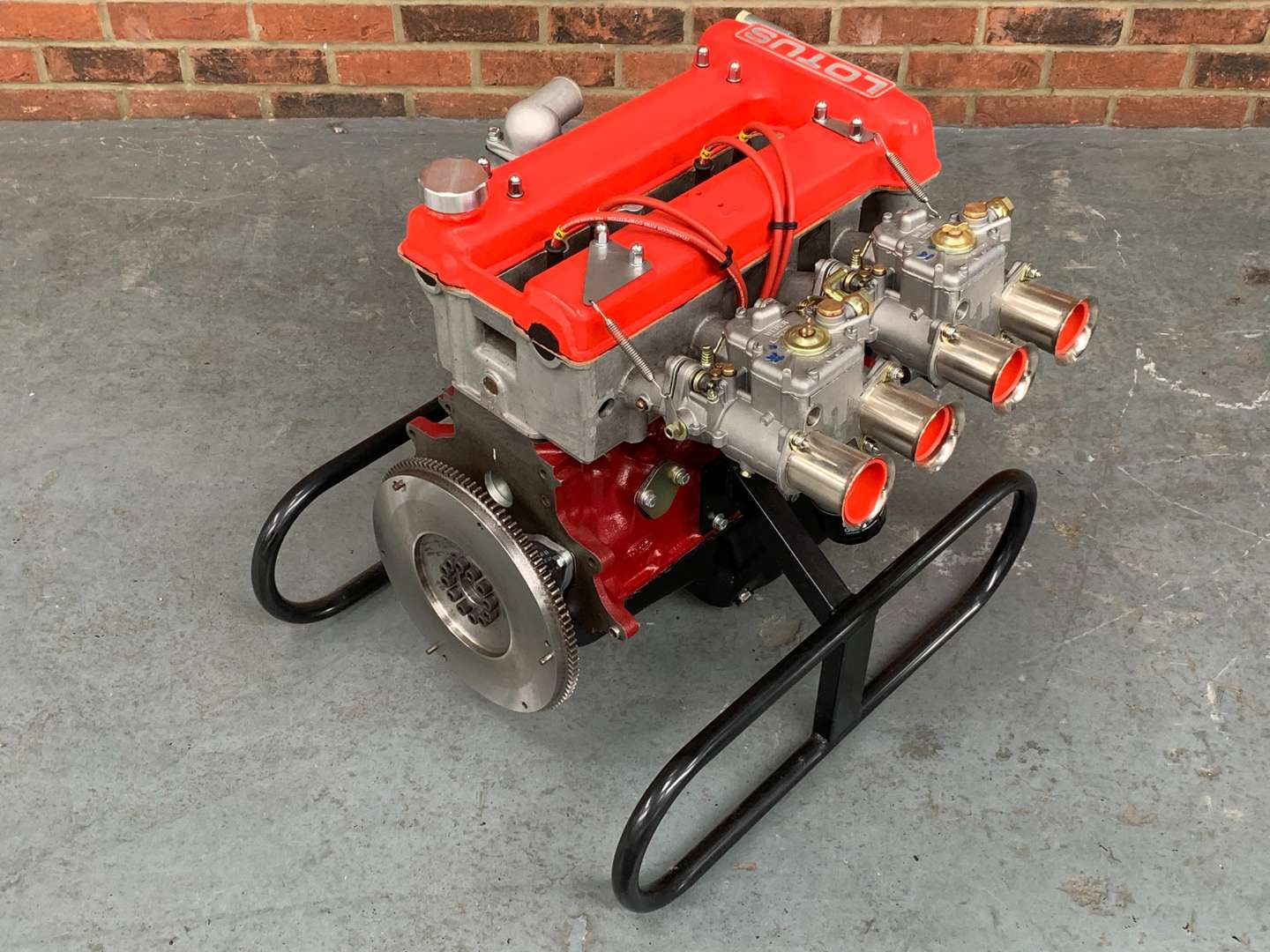 <p>1600cc Lotus Twin-cam Race Engine&nbsp;</p>