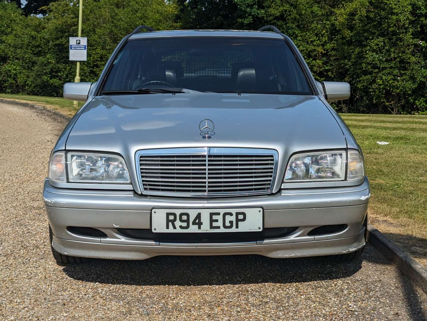 <p>1998 MERCEDES C200 SPORT</p>