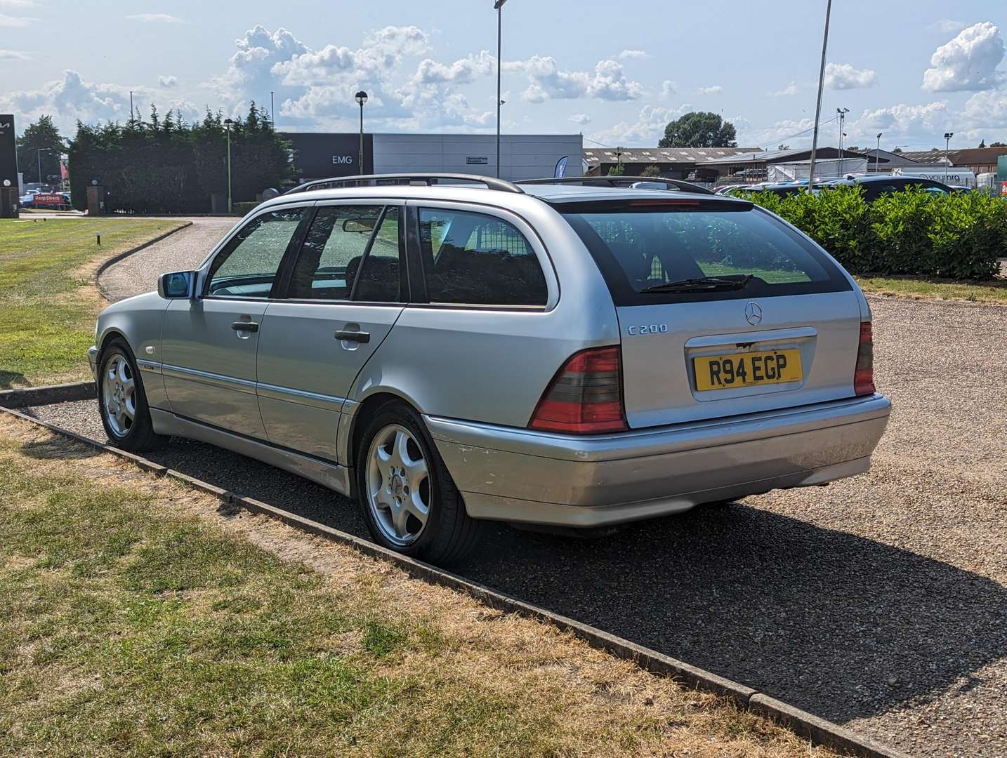 <p>1998 MERCEDES C200 SPORT</p>