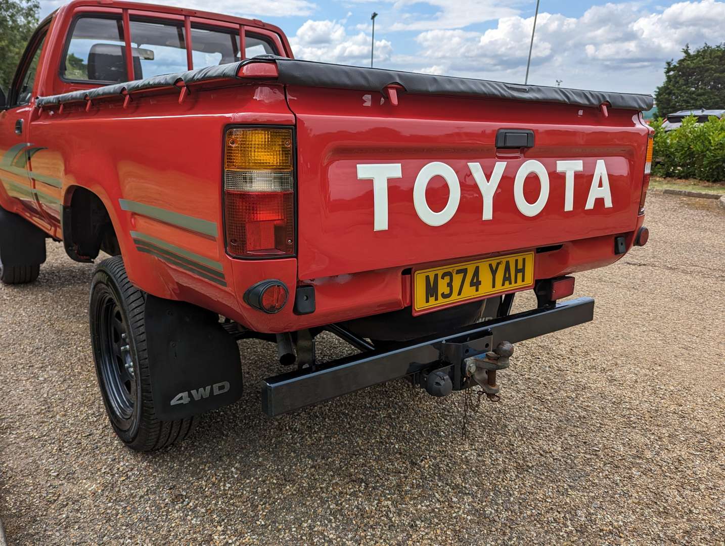 <p>1994 TOYOTA HILUX 4X4 DIESEL</p>