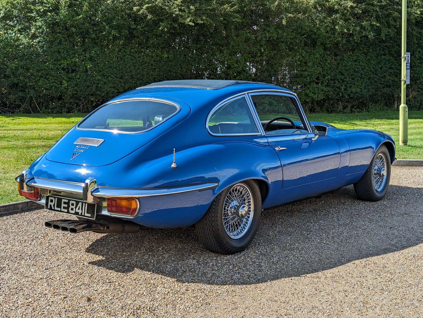 <p>1973 JAGUAR E-TYPE 5.3 V12 2+2 SIII AUTO</p>