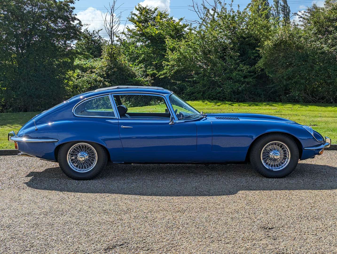 <p>1973 JAGUAR E-TYPE 5.3 V12 2+2 SIII AUTO</p>