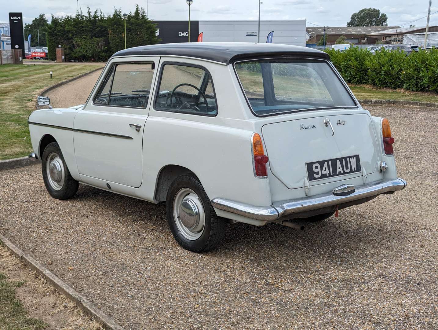 <p>1960 AUSTIN A40 FARINA MKI</p>