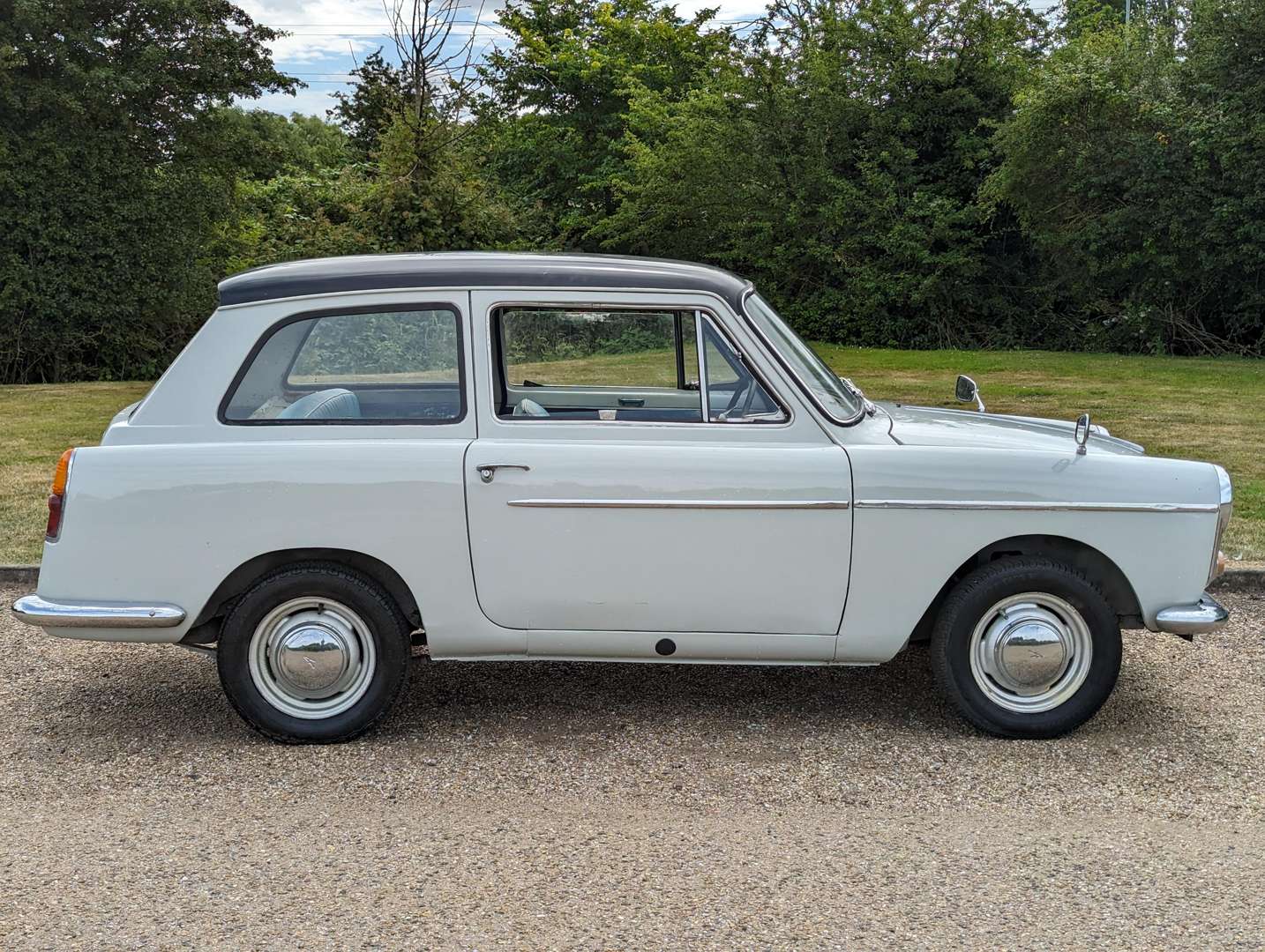 <p>1960 AUSTIN A40 FARINA MKI</p>