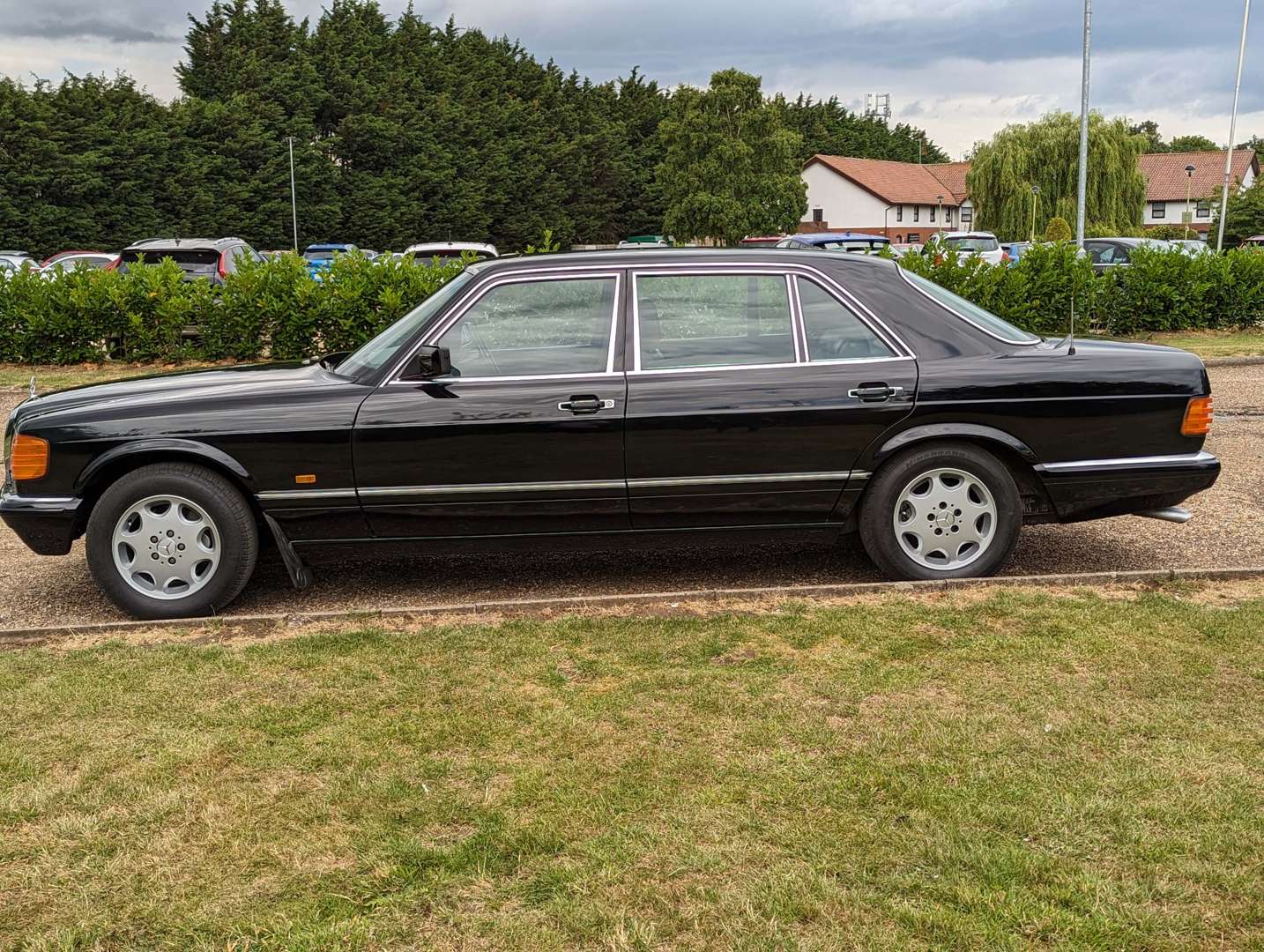 <p>1987 MERCEDES W126 560 SEL AUTO</p>